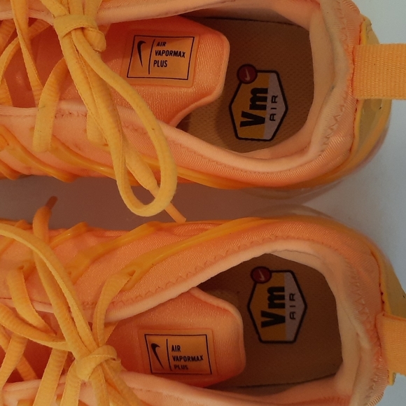 Nike Women's Air Vapormax Plus - Picture 6 of 8